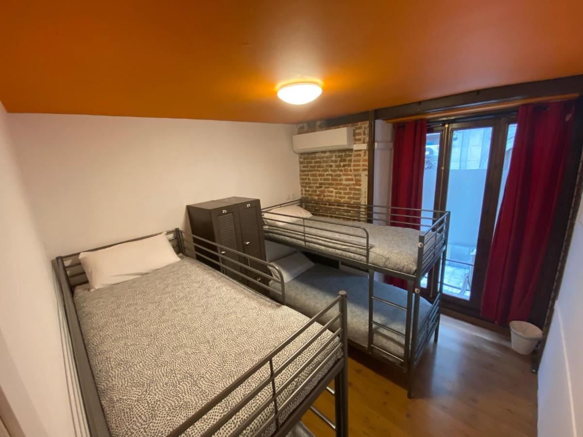 Arc House Pop Art Hostel Мадрид Екстериор снимка