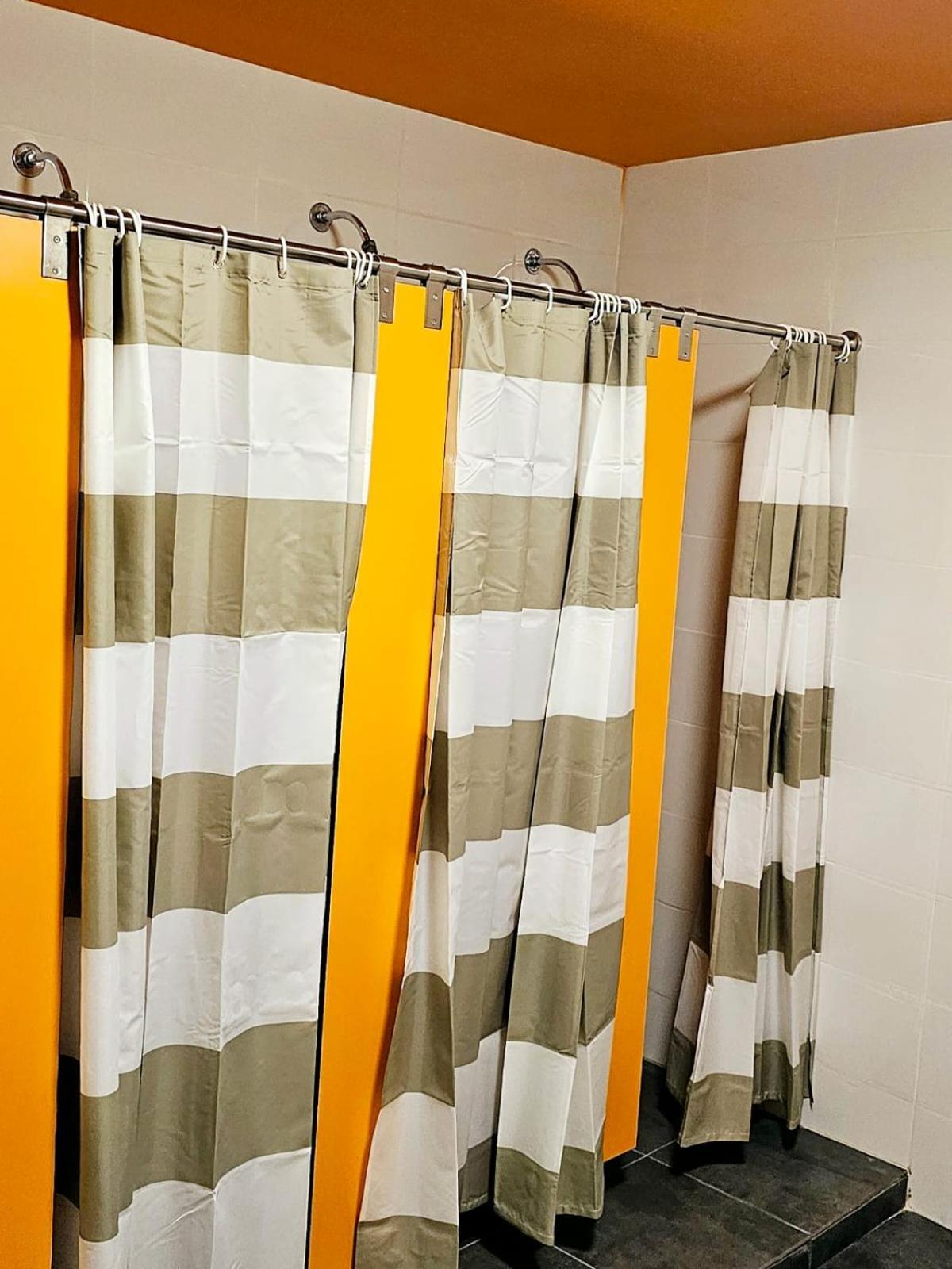 Arc House Pop Art Hostel Мадрид Екстериор снимка